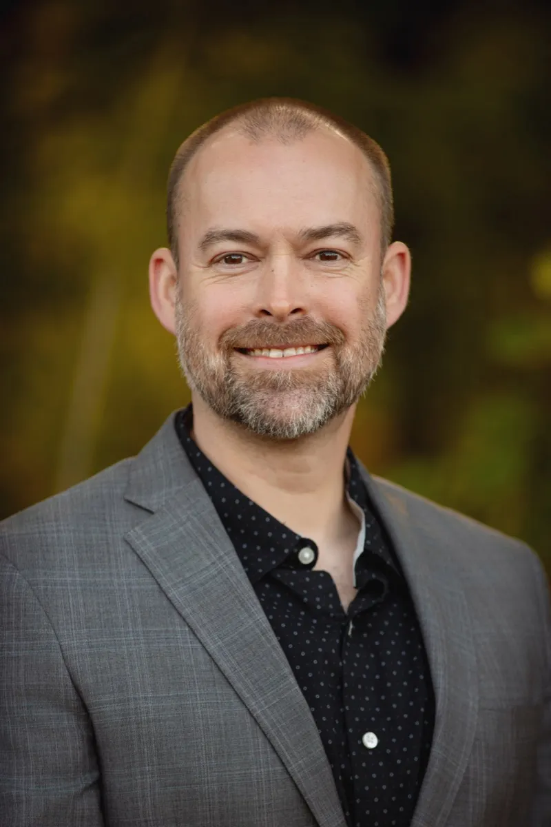 Portrait of Chris Cochrane.